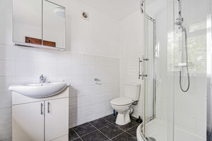 En suite- click for photo gallery
